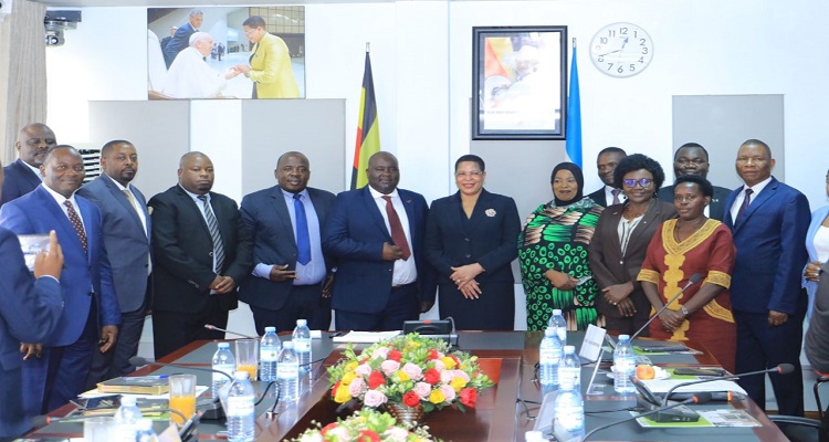 Speaker Among (C) in a group photo with the Malawi MPs with the Ugandan counterparts